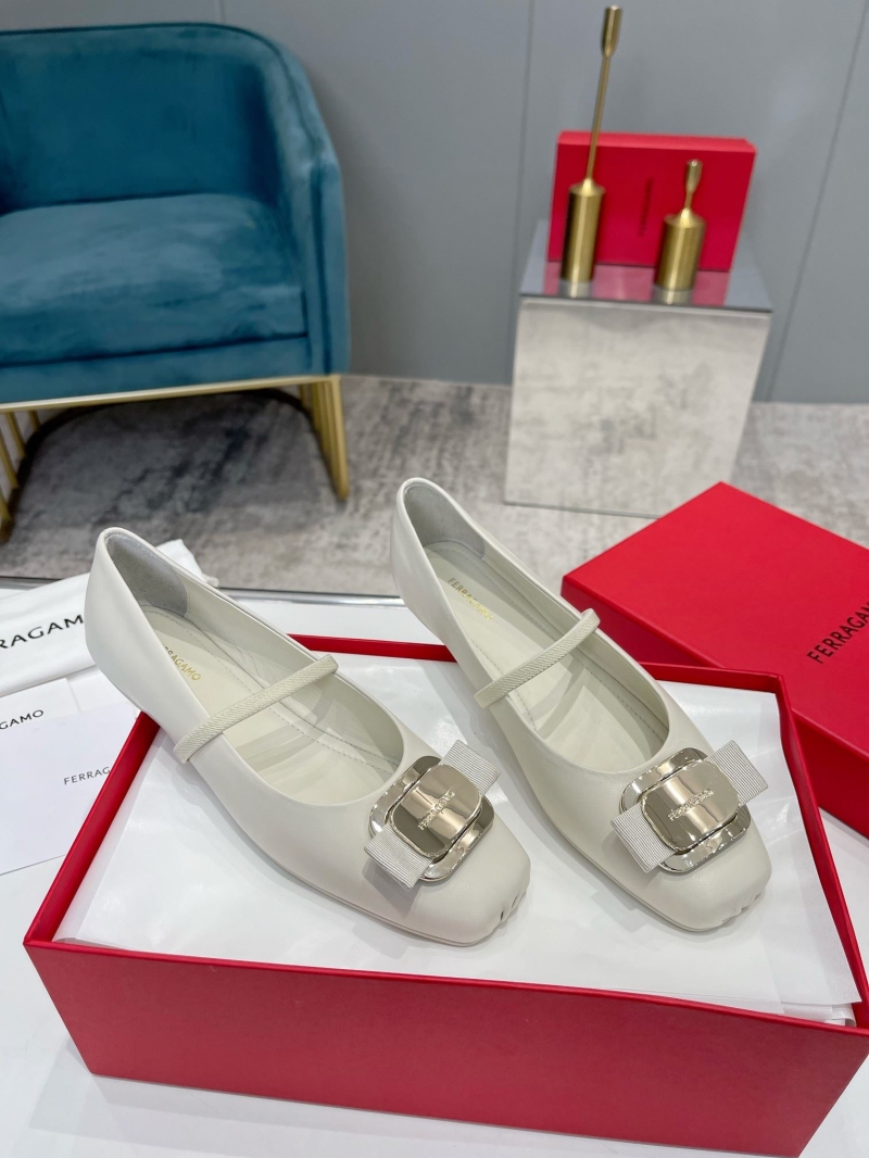 Ferragamo flat shoes